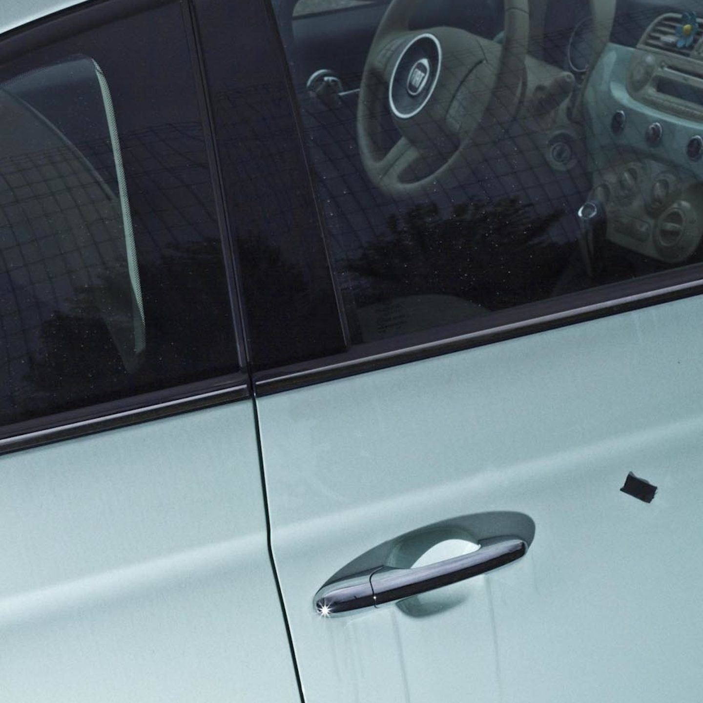 ignant-print-ronni-campana-badly-repaired-cars-015-1440x1440 ignant-print-ronni-campana-badly-repaired-cars-015-1440x1440