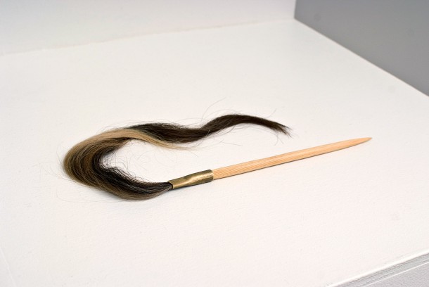 paintbrush-made-from-the-hair-of-a-swedish-metal-band-3-types-of-hair-wood-brass-2011-800